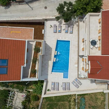 Casa Laurea Pensión 4*